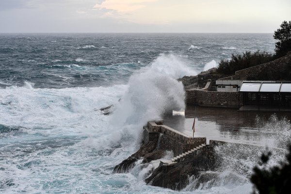 Nevrijeme u Ninu, jako jugo u Dubrovniku