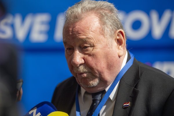 Vladimir Šeks obratio se medijima u KD Vatroslav Lisinski