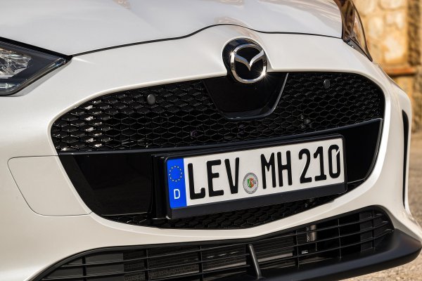 Mazda2 Hybrid za 2024.