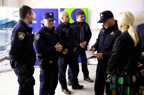 Prosvjednici na Plinarskom forumu