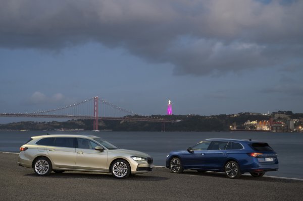 Škoda Superb Combi karavan