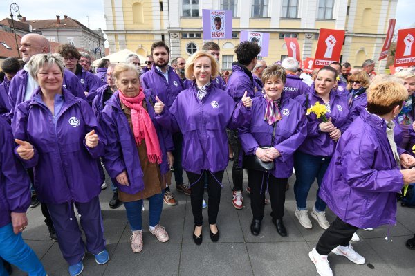 Prosvjed Dosta je! u Varaždinu