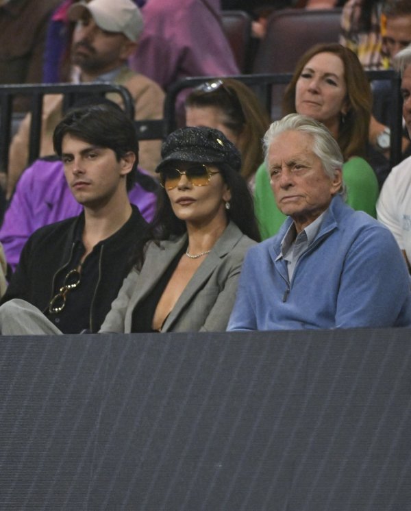 Dylan Douglas, Michael Douglas, Catherine Zeta-Jones
