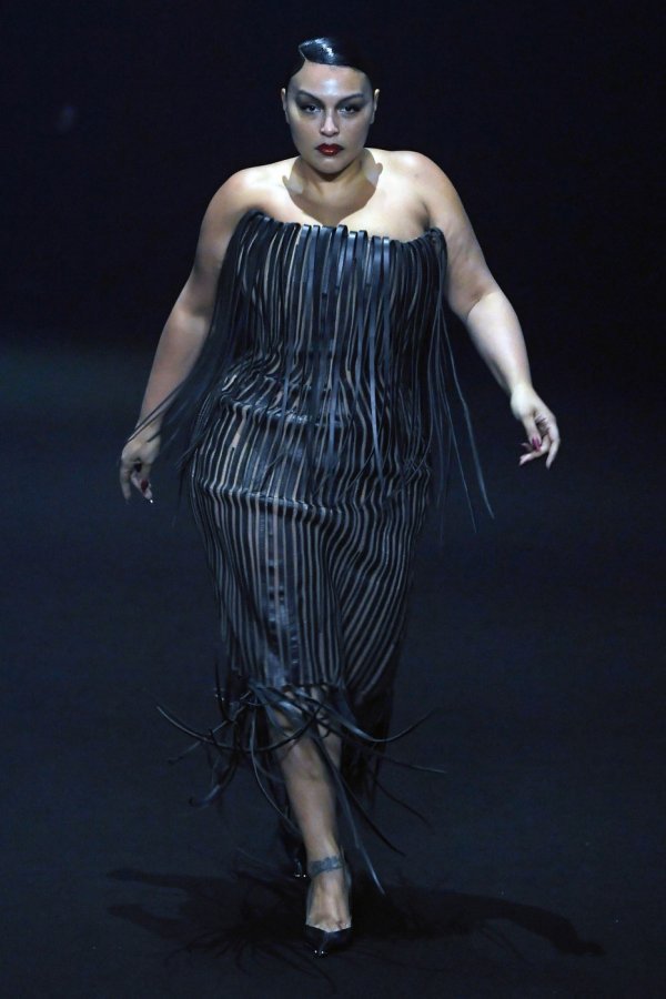 Paloma Elsesser na modnoj reviji Mugler