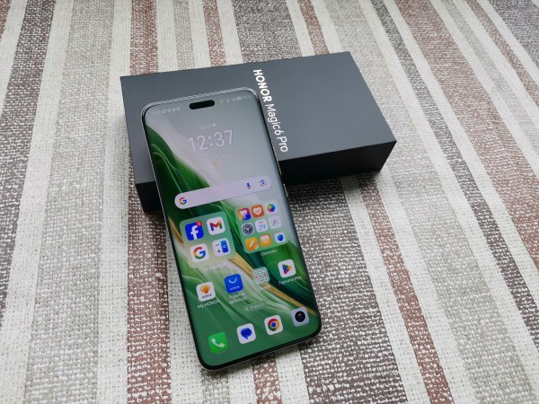 Honor Magic6 Pro - fotografije uređaja