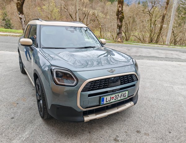 Mini Countryman C: dinamička premijera