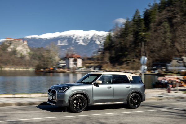 Mini Countryman C: dinamička premijera