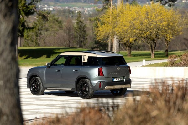 Mini Countryman C: dinamička premijera