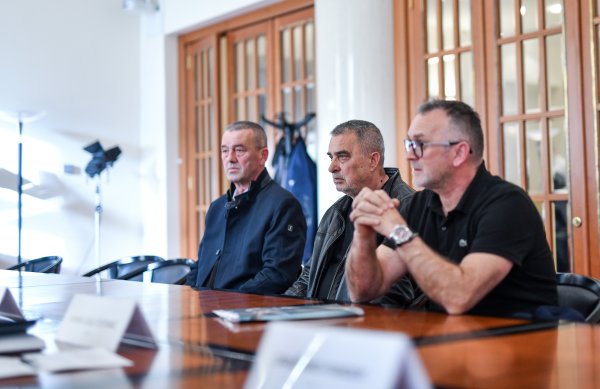 HSP dr Ante Starčević predala listu za izbore