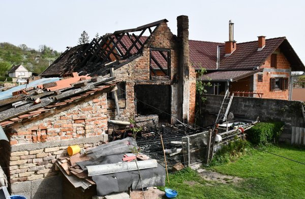 U požaru na obiteljskoj kući u Gromačniku kod Slavonskog Broda pronađeno tijelo muškarca