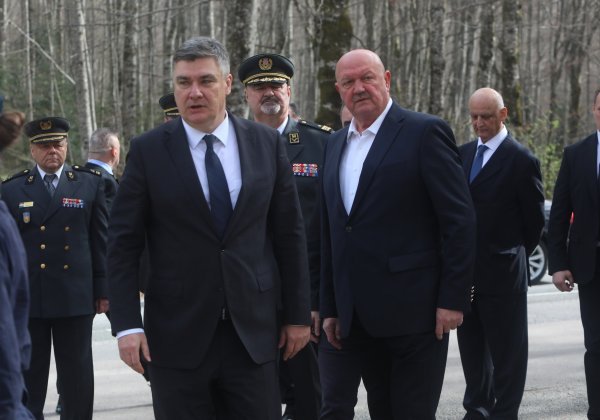 Plitvice: Predsjednik Zoran Milanović položio vjenac na  33. godišnjicu akcije Plitvice i pogibije prvog hrvatskog redarstvenika Josipa Jovića