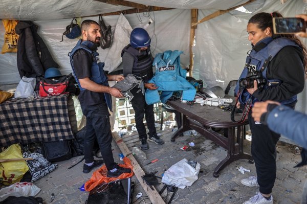 Novinari ranjeni u izraelskom napadu