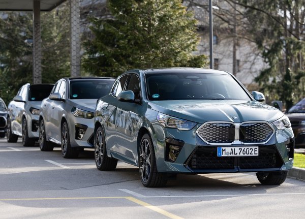 BMW X2 M35i xDrive i BMW iX2 xDrive30