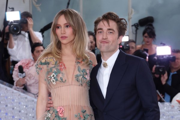 Suki Waterhouse i Robert Pattinson u vezi su nešto više od pet godina