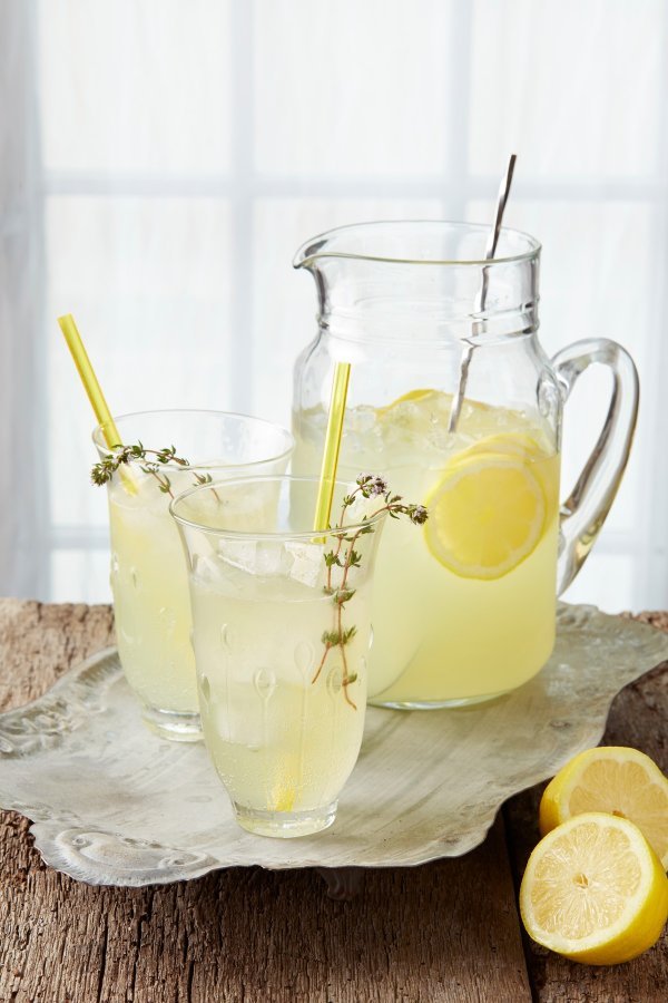 Sok limuna idealno je osvježenje, a koricu možete iskoristiti za čišćenje