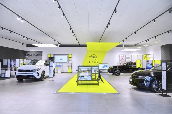 Opel novi koncept autosalona