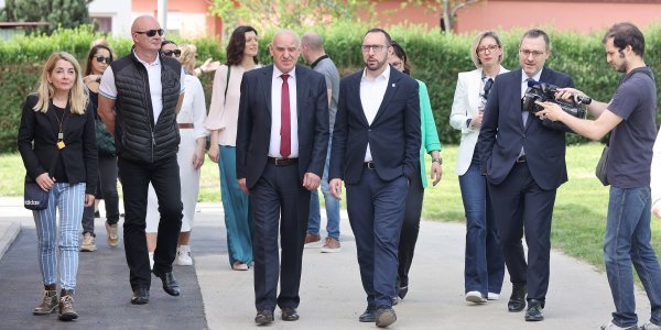 Tomašević obišao OS Retkovec