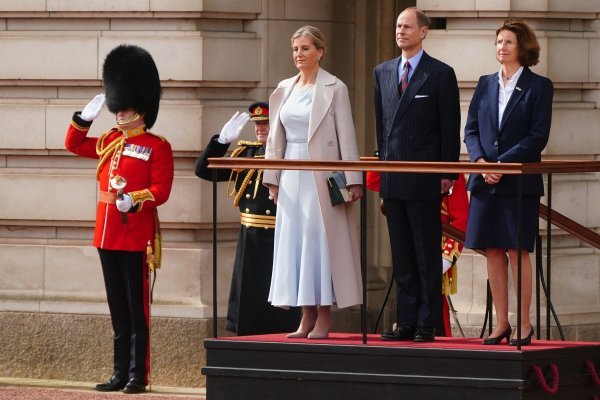 Vojvotkinja Sophie i princ Edward ispred Buckinghamske palače