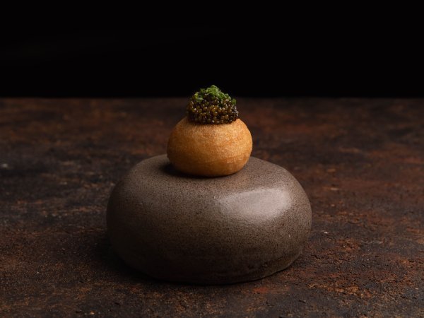 CAVIAR BUN