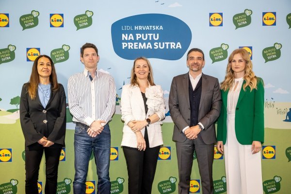 Mirjana Matesic, Rudjer Novak, Natalija Sosa, Bojan Vukovic, Lana Jugo