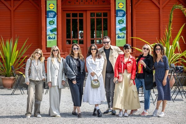 Matea Frajsberger, Andrea Andrassy, Masa Zibar, Ivana Pirizovic, Mile Butorac, Sonja Svajhler, Tihana Veljacic, Kate Susic