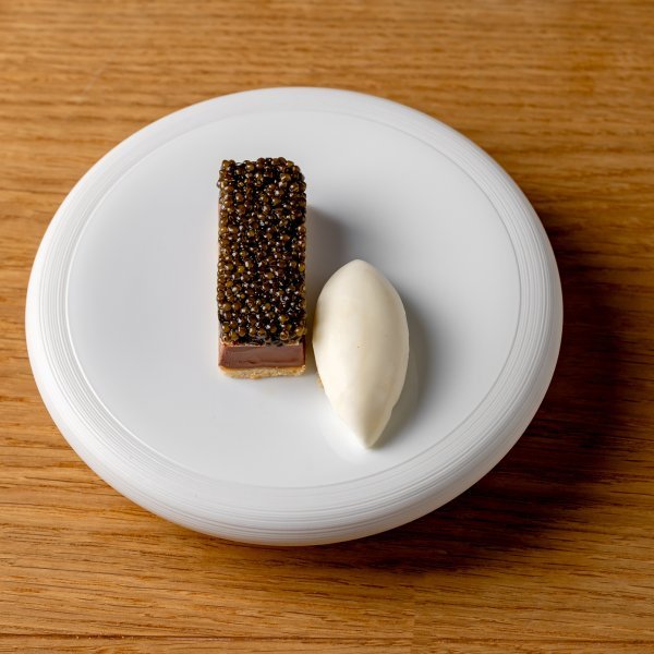 Chocolate tart caviar_ PC JustinDeSouza (1)
