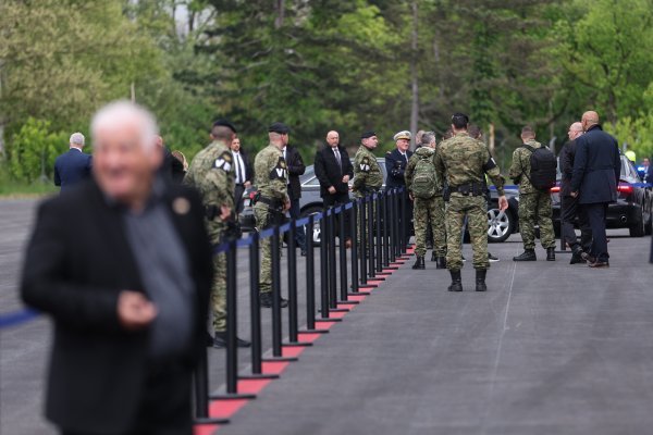 Okupljanje uzvanika na Plesu