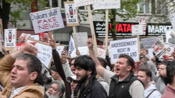 Islamisti marširali Hamburgom