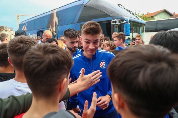 Navijači uoči utakmice Dinamo - Sesvete, 1.5.2024.