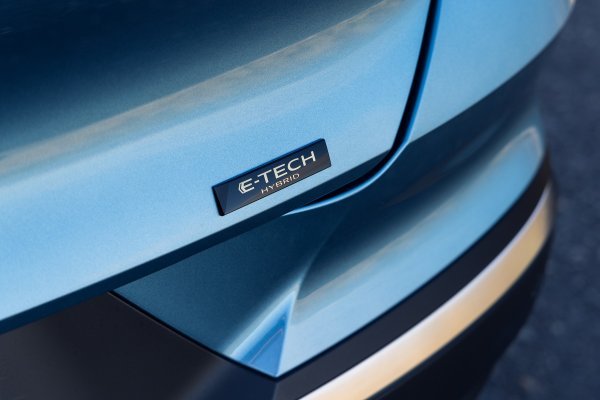 Renault Symbioz E-Tech full hybrid Iconic Mercury Blue