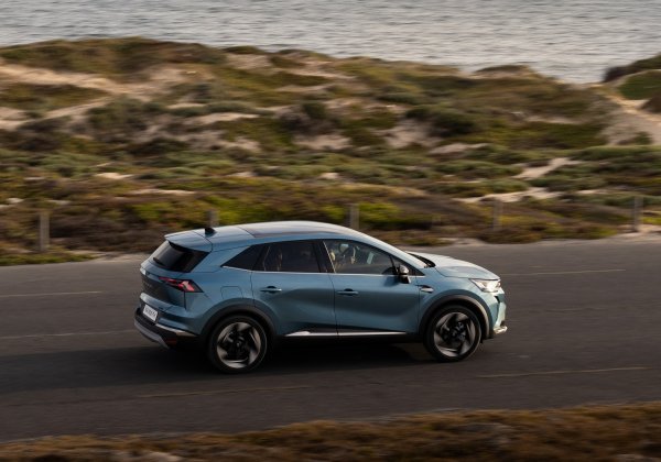 Renault Symbioz E-Tech full hybrid Iconic Mercury Blue