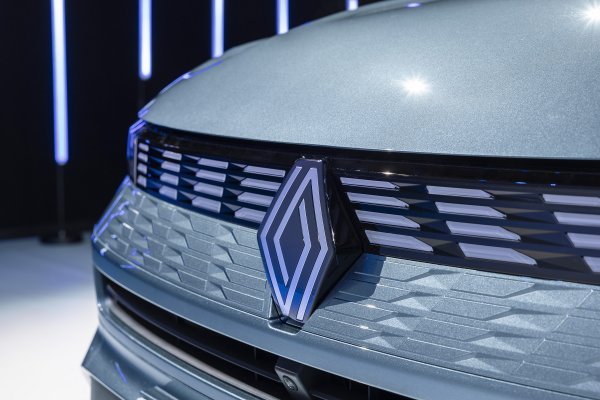 Renault Symbioz E-Tech full hybrid Iconic Mercury Blue