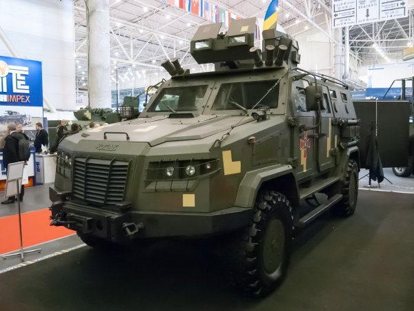 Inačica 2M1 na prijeratnom sajmu u Kijevu