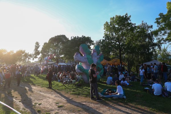 Na savskom nasipu održani su Trnjanski kresovi