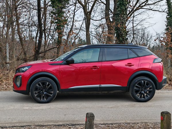 Peugeot 2008 PureTech 130 S&S EAT8 GT