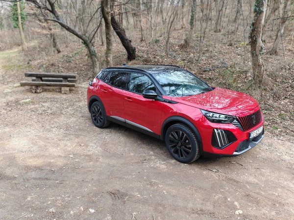 Peugeot 2008 PureTech 130 S&S EAT8 GT