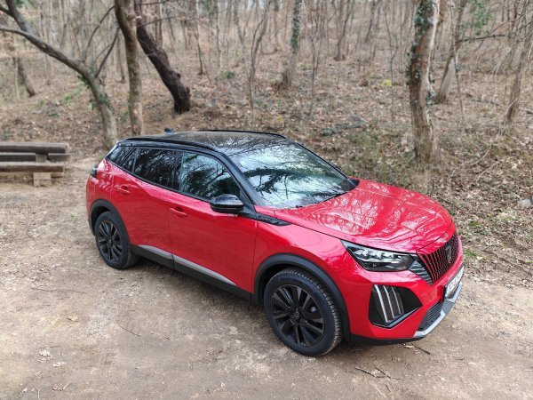 Peugeot 2008 PureTech 130 S&S EAT8 GT