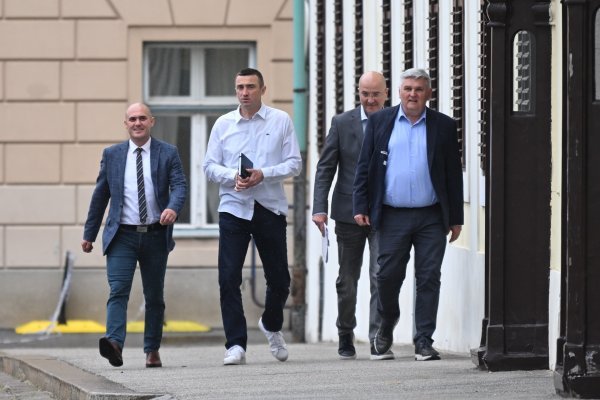 Dolazak DP-a u Banske dvore