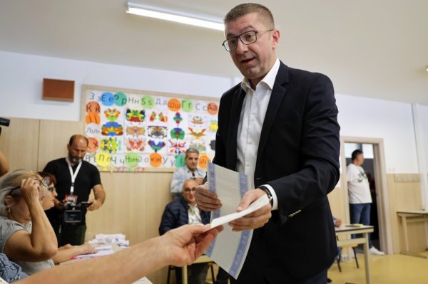 Hristijan Mickovski, predsjendik VMRO-DPMNE-a, vratio je stranku iz mrtvih nakon bijega Nikole Gruevskog u Mađarsku