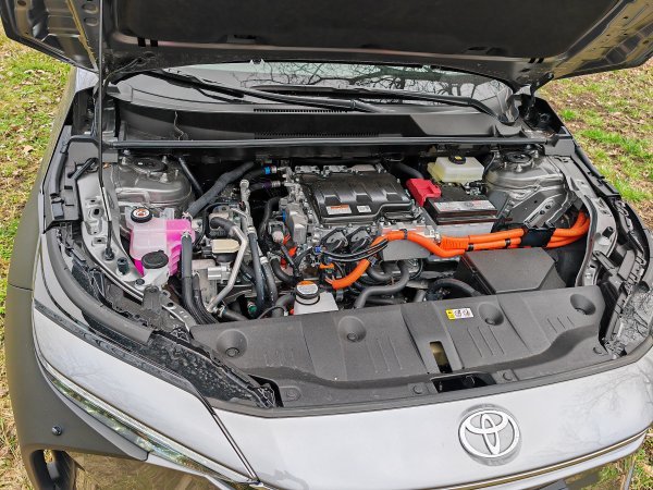 Toyota bZ4X EV 71.4 kWh AWD 5D Executive Tech