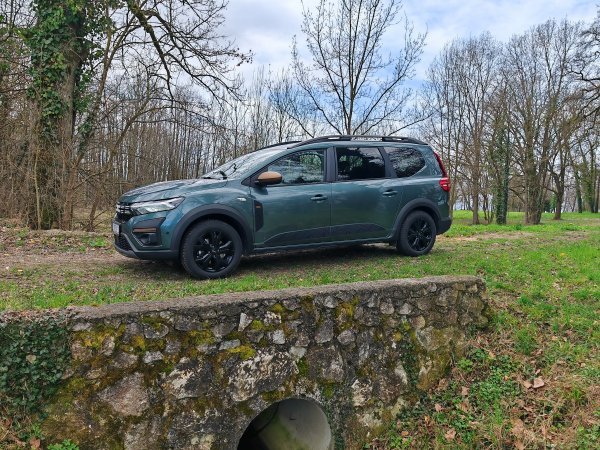 Dacia Jogger Extreme Hybrid 140
