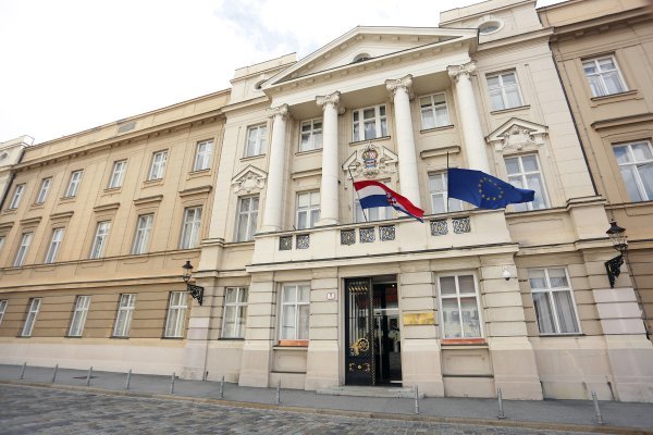 Zgrada Sabora