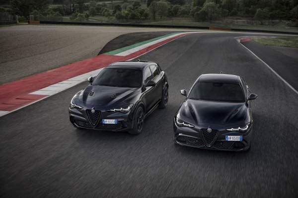 Alfa Romeo Stelvio Quadrifoglio Super Sport i Giulia Quadrifoglio Super Sport (desno)