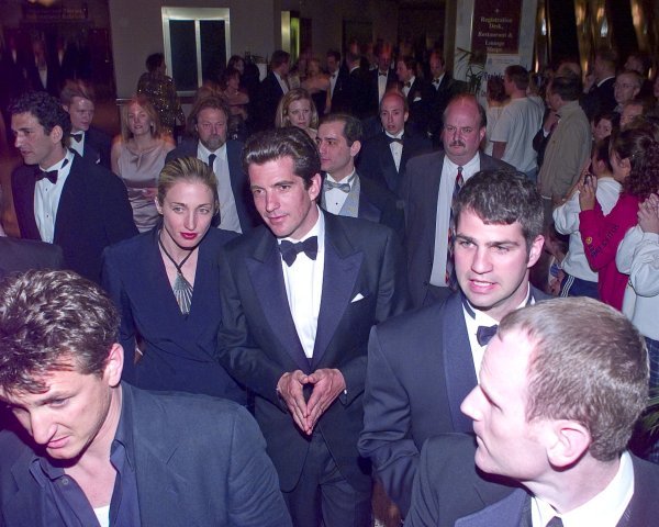 Carolyn Bessette-Kennedy i John F. Kennedy Jr.