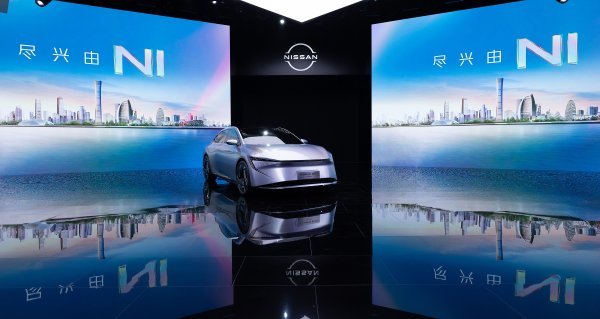 Nissan značajno smanjuje emisije CO₂ i koncepti