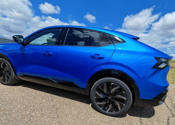 Renault Rafale Esprit Alpine E-Tech full hybrid 200 - Summit Blue boja