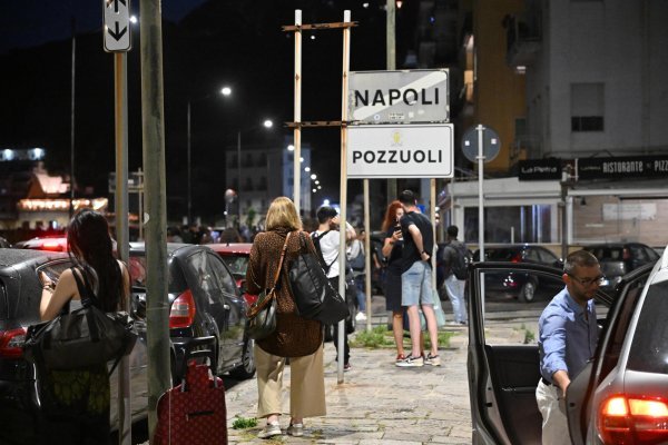 Stanovnici Pozzuolija i okolice Napulja izašli na ulice nakon potresa