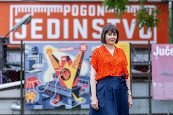 'Činjenica da je velika dvorana Pogona uglavnom rezervirana godinu dana unaprijed, da se prostor svakodnevno koristi i za radno-produkcijske termine, govori o bogatstvu i potrebama nezavisne kulturne scene'