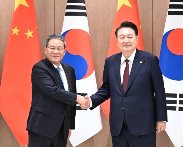 Južna Koreja i Kina imaju ekonomsku suradnju - Ilustracija