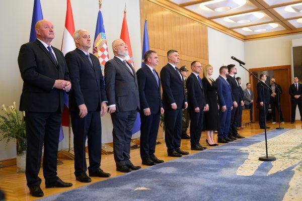 Predsjednik Milanović odlikovao hrvatske nogometne reprezentativce